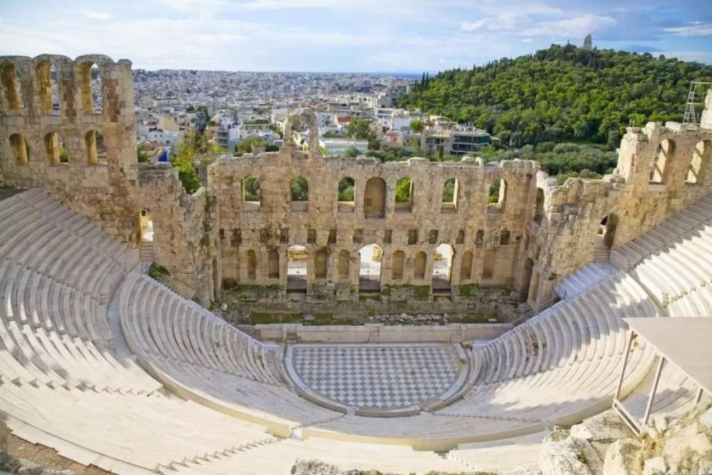 Traveler's Dream In Historic Acropolis Downtown Athens