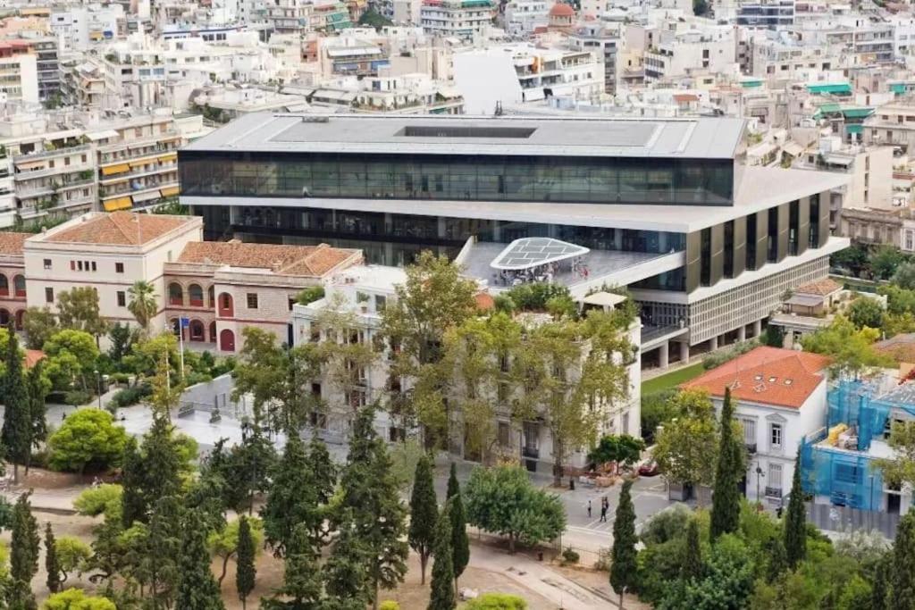 Traveler's Dream In Historic Acropolis Downtown Apartment *