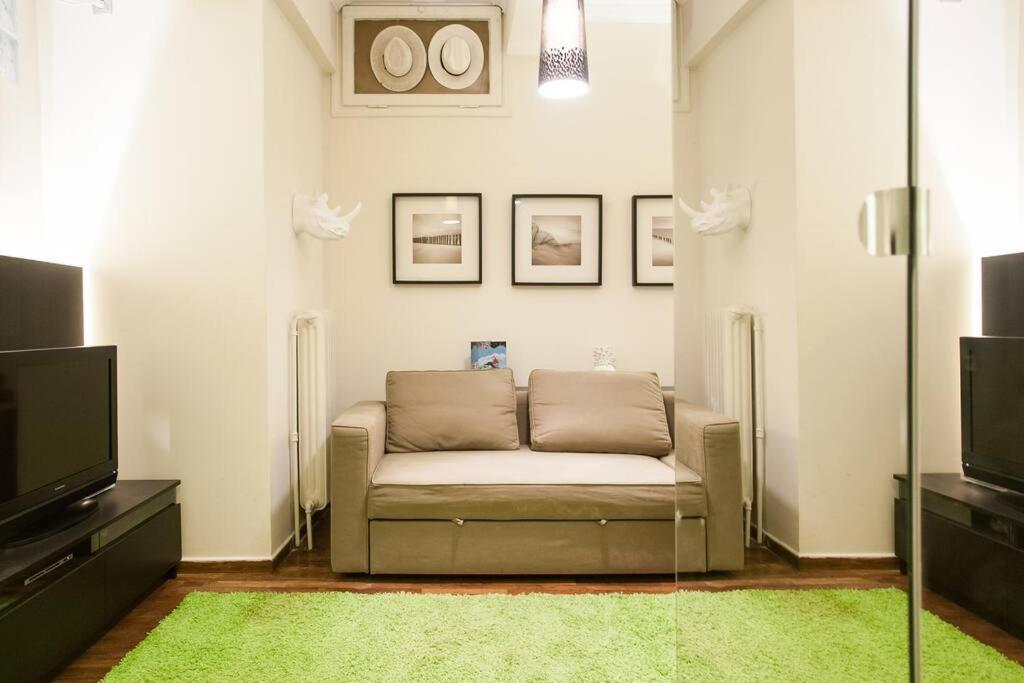 Traveler's Dream In Historic Acropolis Downtown Apartment Athens